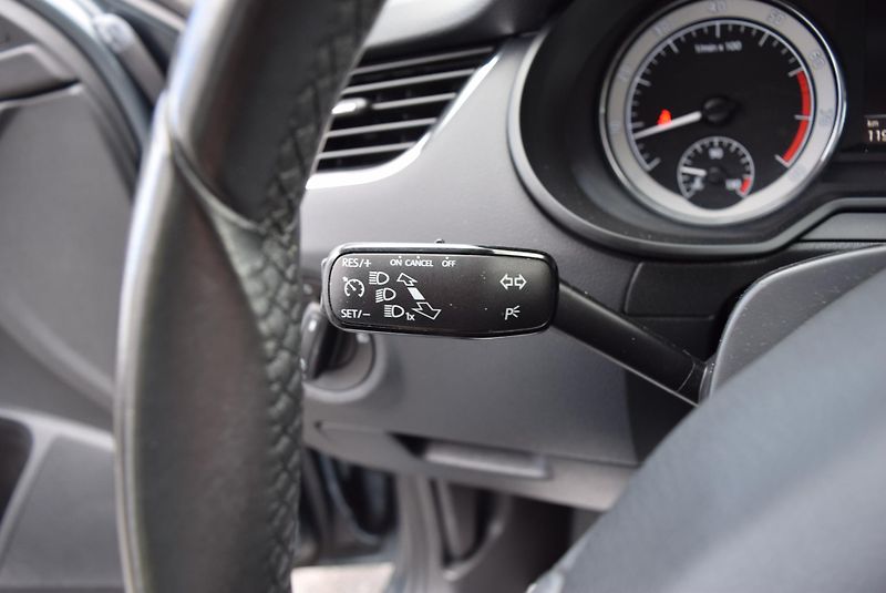 Škoda Octavia (2019) 1.5TSI 110kw AMBITION NAVI TAŽ - fotka 32 z 50