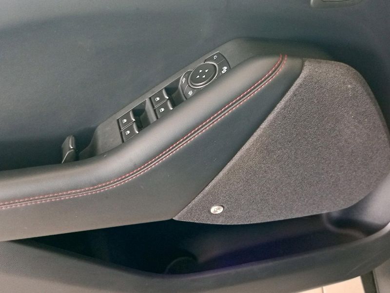 Ford Mustang Mach-E (2022) 4x4 - Extended Range - 99Kwh b - fotka 16 z 28