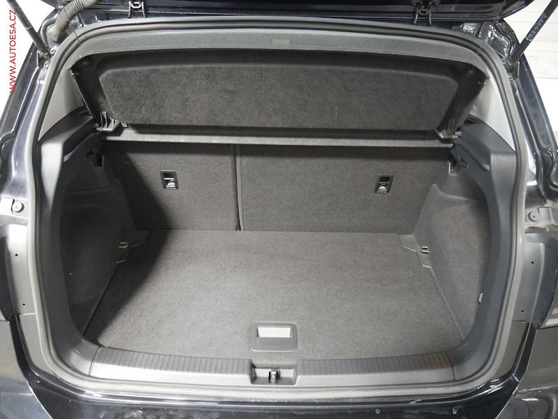 Volkswagen T-Cross (2023) 1.0 TSi, 2.maj,ČR, Life, DSG - fotka 7 z 21