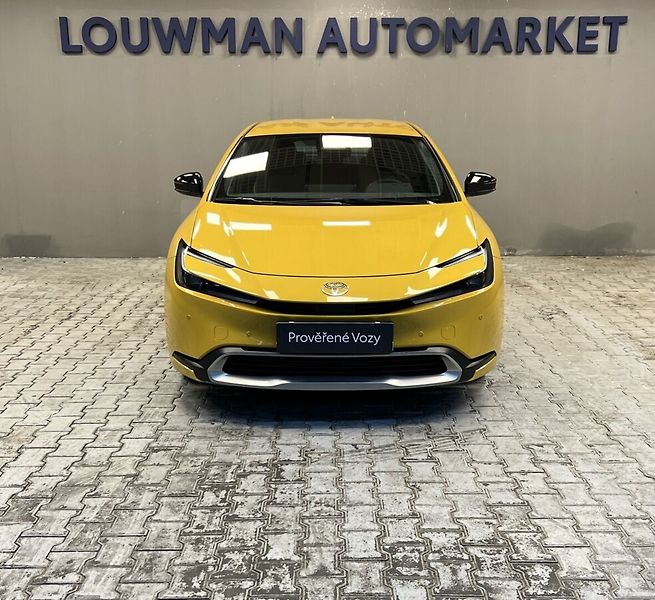 Toyota Prius 2.0 PHEV AT Comfort - fotka 4 z 16