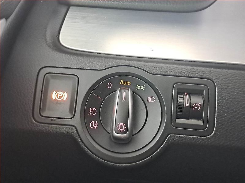Volkswagen Passat CC (2010) 2.0 TDI, Navi, Xenony - fotka 17 z 24