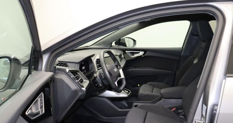 Audi Q4 e-tron  50 quattro S-LINE 21