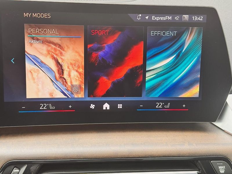 BMW X1 (2024) sDrive20i, panorama - fotka 33 z 35