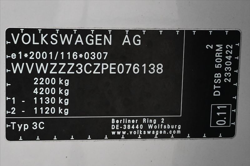 Volkswagen Passat 2,0 TDI 110KW DSG BUSINESS Zár - fotka 12 z 31