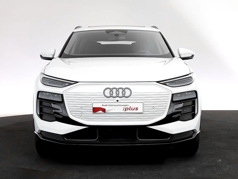 Audi Q6 e-tron 285kW quattro Pano Kůže 360 - fotka 1 z 17