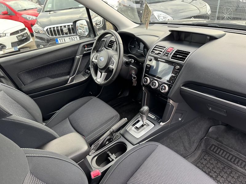 Subaru Forester 2,0i A/T COMFORT, ČR, 1.MAJ. - fotka 10 z 30