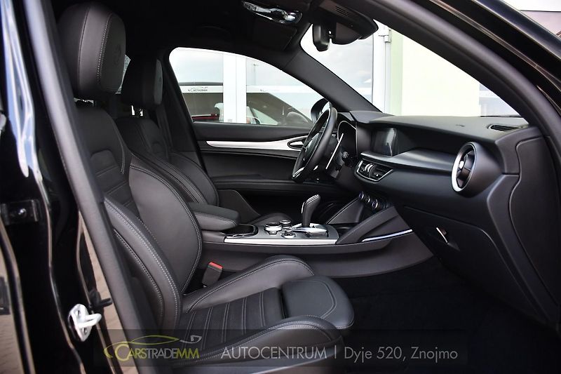 Alfa Romeo Stelvio 2.0T 16V 206kW VELOCE AT8 Q4 - fotka 19 z 44