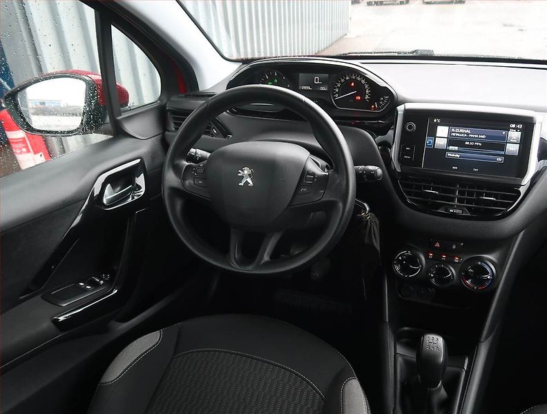 Peugeot 208 (2016) 1.6 BlueHDi, Tempomat - fotka 7 z 21