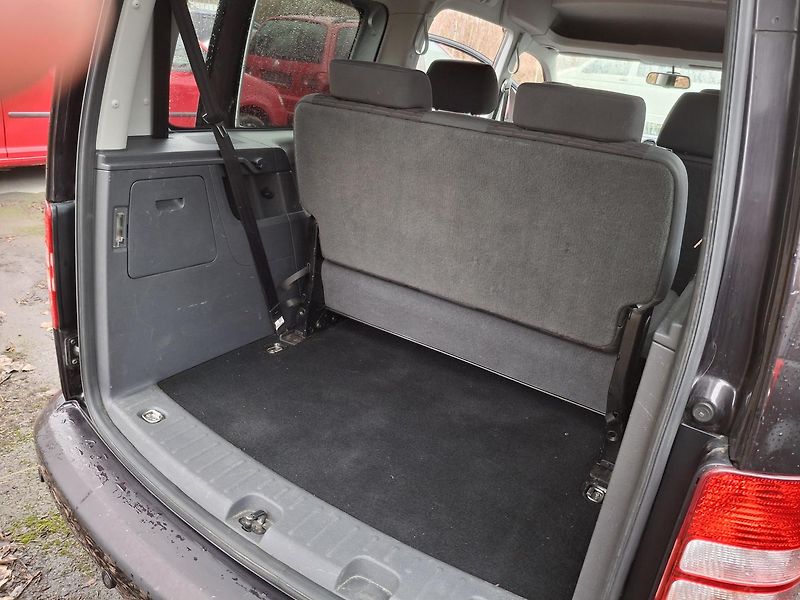 Volkswagen Caddy Maxi TDI 4x4 7 míst  - fotka 18 z 35