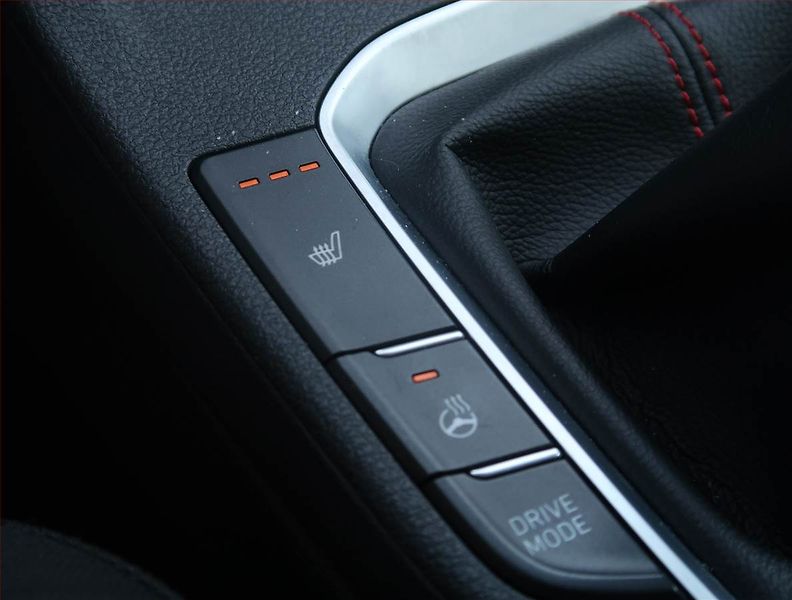 Hyundai i30 (2022) N-Line 1.5 T-GDI MHEV, ČR - fotka 17 z 21