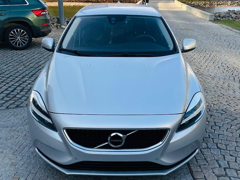 Volvo V40 2.0i MANUÁL KAMERA SERVISKA - fotka 5 z 45