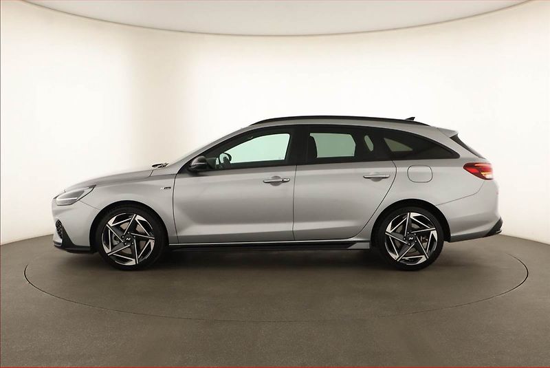Hyundai i30 (2025) 1.5 T-GDI MHEV 48V, N-LINE - fotka 3 z 16