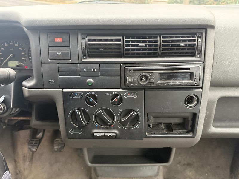 Volkswagen Transporter Allstar 2.5 TDi 75 kW - fotka 13 z 20