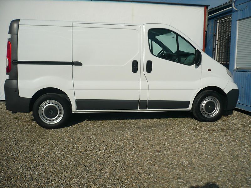 Opel Vivaro 2.0DCI L1H1 Klima - fotka 6 z 24