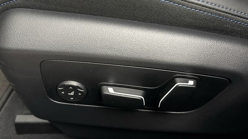 BMW i5 40 AUT eDrive M-paket Touring - fotka 21 z 33