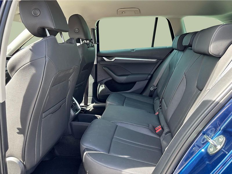 Škoda Octavia 2.0TDI 110 kW DSG EXCLUSIVE SE - fotka 12 z 30