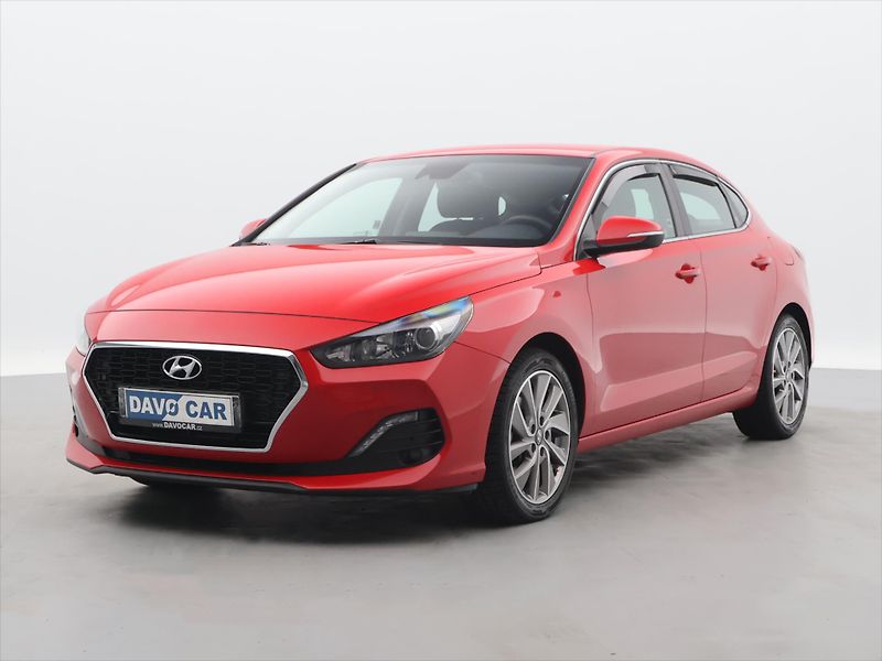Hyundai i30 1,4 T-GDI 103 kW Style Fastbac - fotka 3 z 33