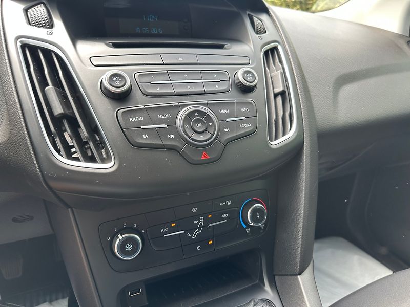 Ford Focus (2015) 1.0 EcoBoost 74kw - fotka 21 z 24