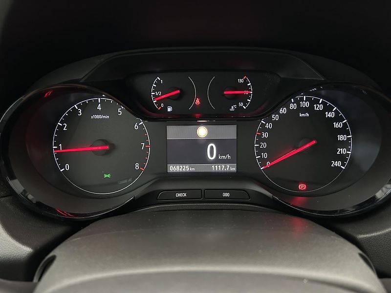 Opel Grandland 1.2 TURBO Edition - fotka 16 z 33