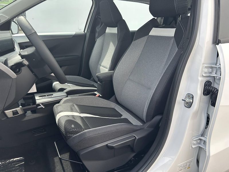 Opel Frontera (2026) Edition Hybrid  1,2 TURBO - fotka 7 z 10