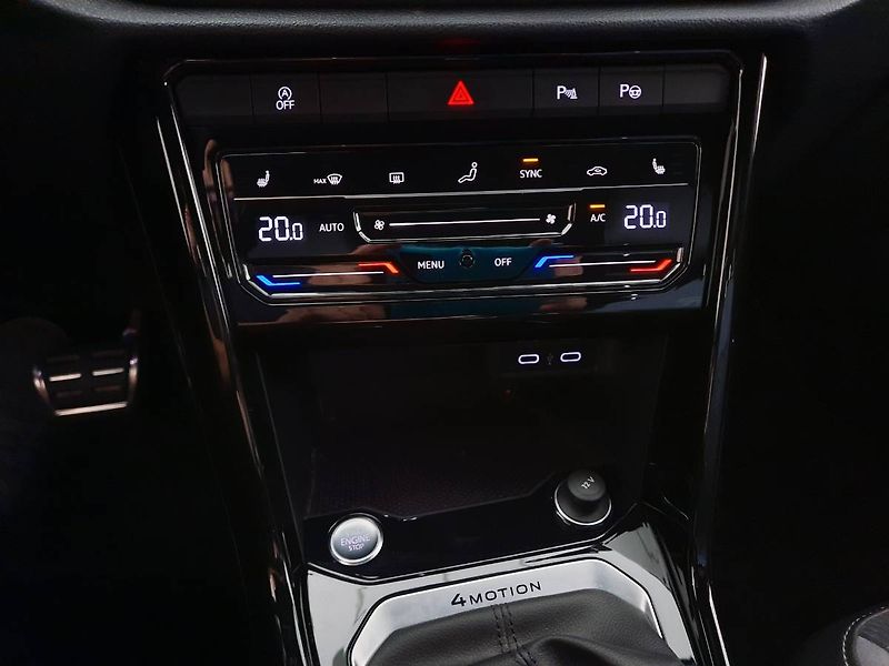 Volkswagen T-Roc (2022) R-Line 2.0 TSI 4Motion (140kW/ - fotka 15 z 27