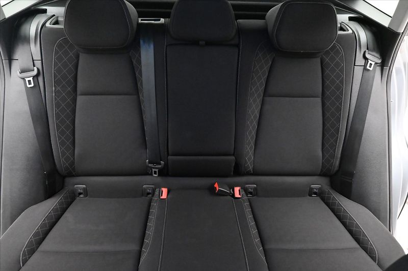 Škoda Karoq 2,0 TDI 85 kW Clever Záruka až - fotka 27 z 31