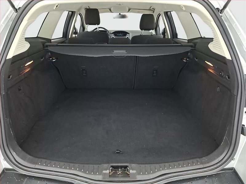 Ford Focus (2017) 1.6 i, ČR,1.maj - fotka 13 z 17