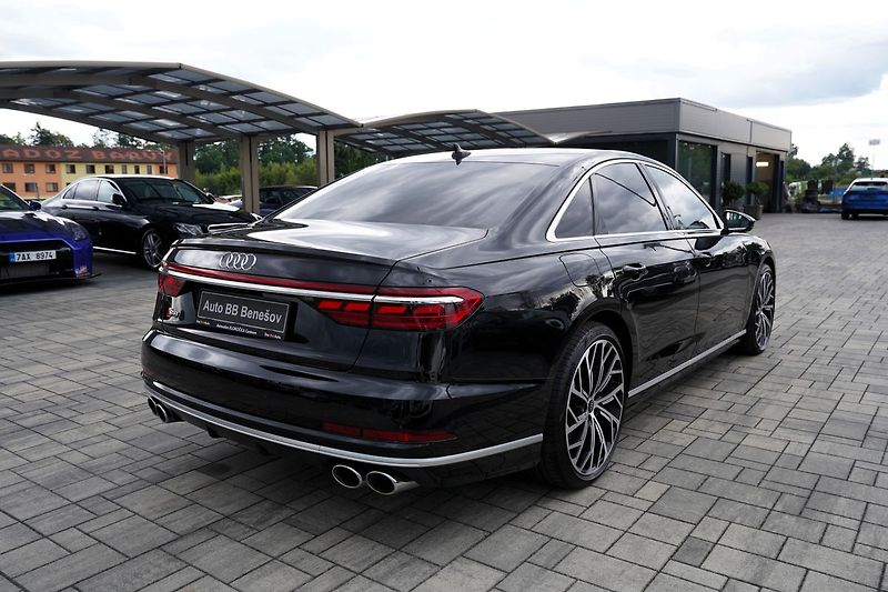 Audi S8 4.0 TFSI Quattro/B&O/Matrix/57 - fotka 6 z 48