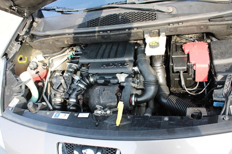 Peugeot Partner Tepee (2008) 1,6HDI KLIMA EL.OKNA PDC ESP - fotka 16 z 16