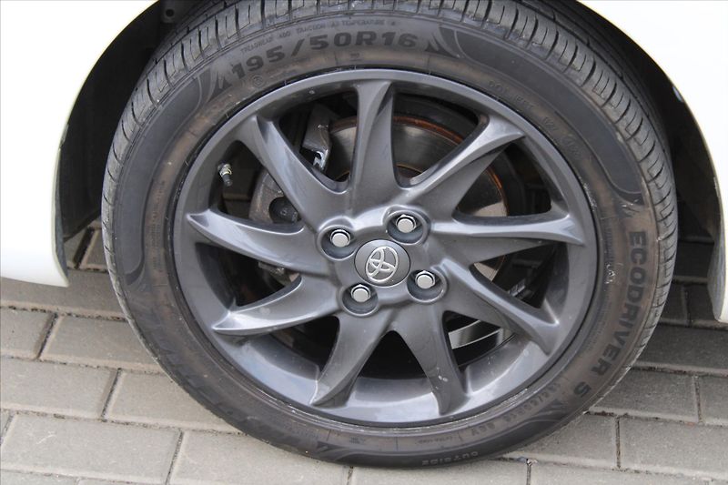 Toyota Yaris 1.5 VVT-i 82kW SERVIS.KNIHA ČR - fotka 9 z 24