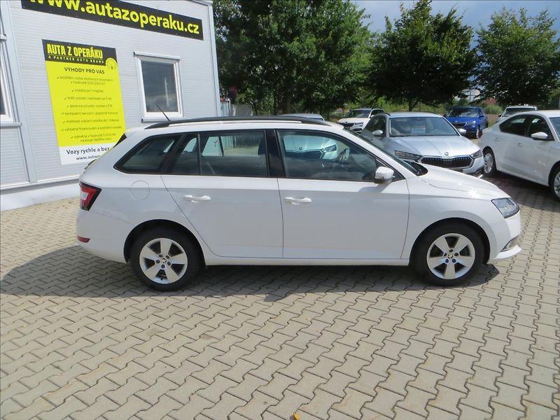 Škoda Fabia 1,0 TSI Ambition Tažné ČR - fotka 10 z 20