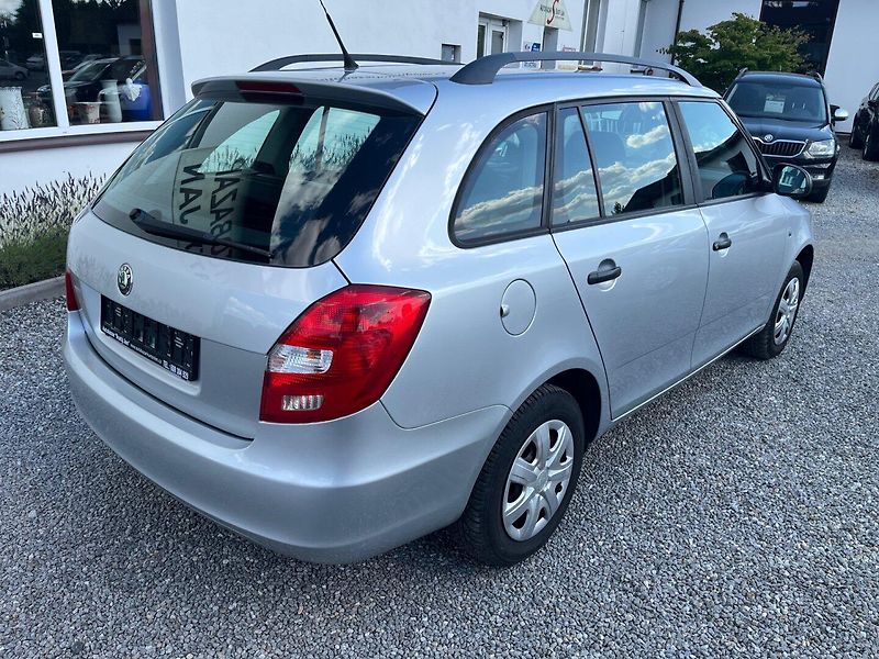 Škoda Fabia (2011) 1.4 16 V - fotka 2 z 25