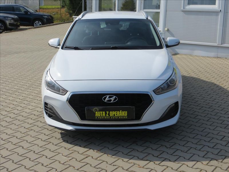 Hyundai i30 1,6 CRDi 85kW Komfort ČR DPH - fotka 2 z 23