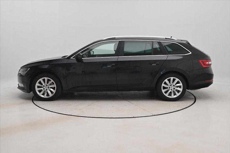 Škoda Superb 2,0 TDI 110 kW 4x4 Style Panor - fotka 8 z 32