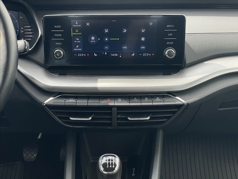Škoda Octavia 2,0 TDI Combi Ambition Plus - fotka 10 z 19