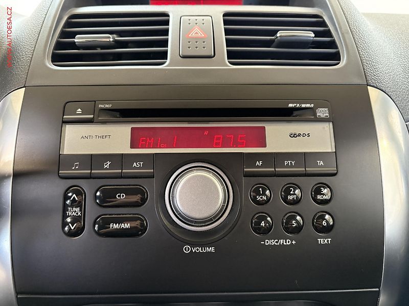 Suzuki SX4 (2007) 1.6VVT, ČR, AC - fotka 11 z 15
