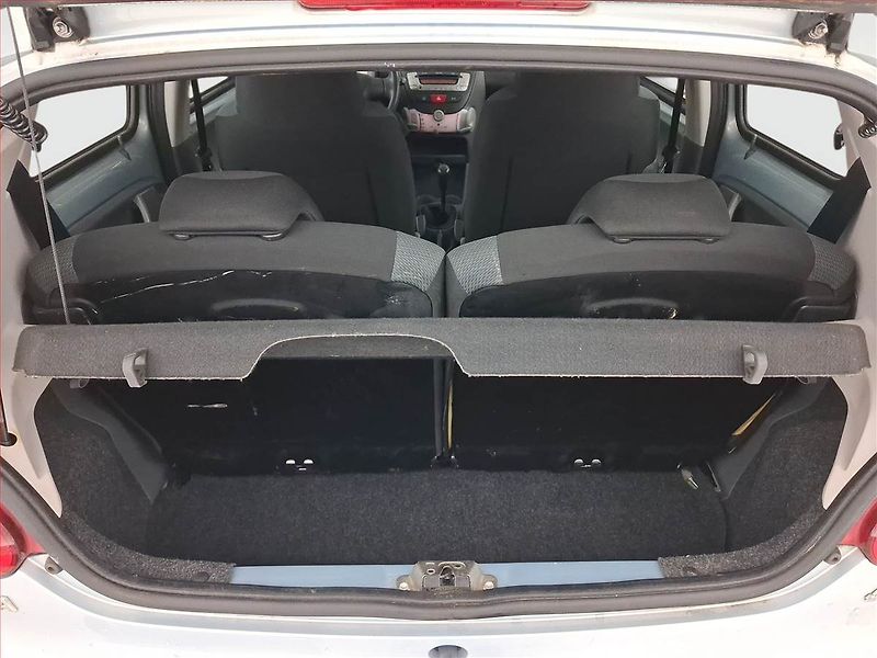 Toyota Aygo (2007) 1.0 VVT-i, po STK, v provozu - fotka 13 z 20