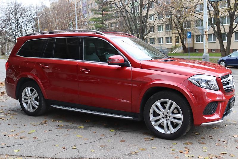 Mercedes-Benz GLS 350D 4MATIC AMG PAKET 190kW - fotka 8 z 50