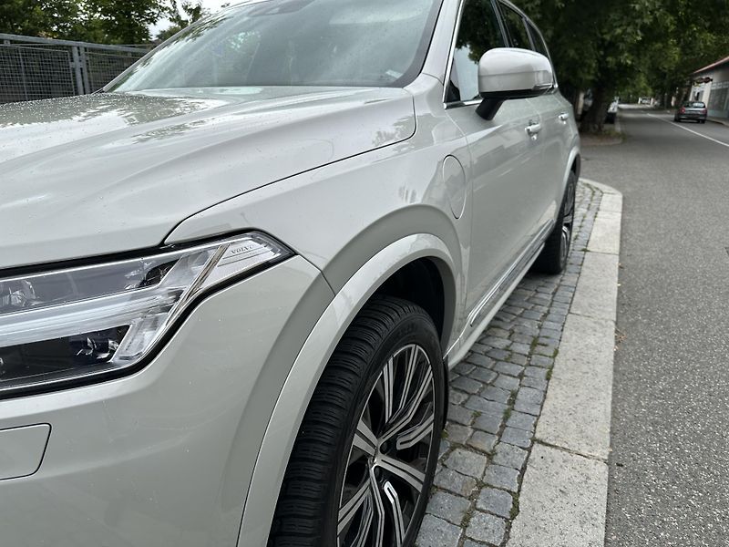 Volvo XC90 T8 plug-in hybrid Recharge - fotka 9 z 32