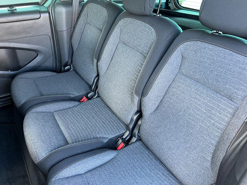 Citroën Berlingo (2017) 1.2PT Shine! NAVI! Tažné! 1.ma - fotka 19 z 37