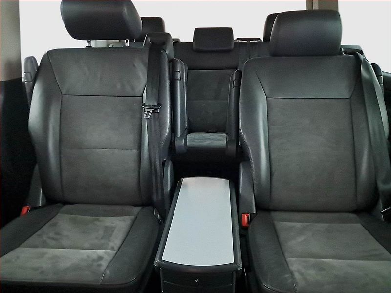 Volkswagen Multivan (2010) Highline 2.0 TDI 4Motion - fotka 10 z 19