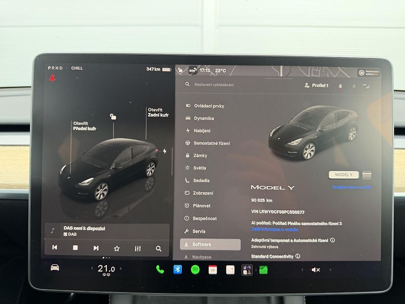 Tesla Model Y SR RWD LFP 220kW 1.Maj DPH - fotka 16 z 26