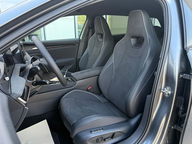 Škoda Superb Sportline 2,0 TDI 142 kW DSG 4 - fotka 8 z 30