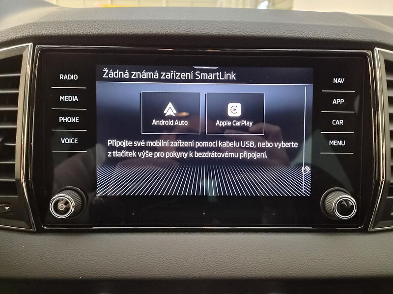 Škoda Karoq 1.5 TSI Top selection - fotka 17 z 27