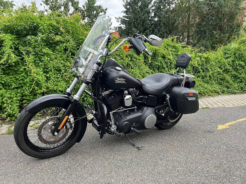 Harley-Davidson FXDB Dyna Street Bob (2017) - fotka 4 z 17