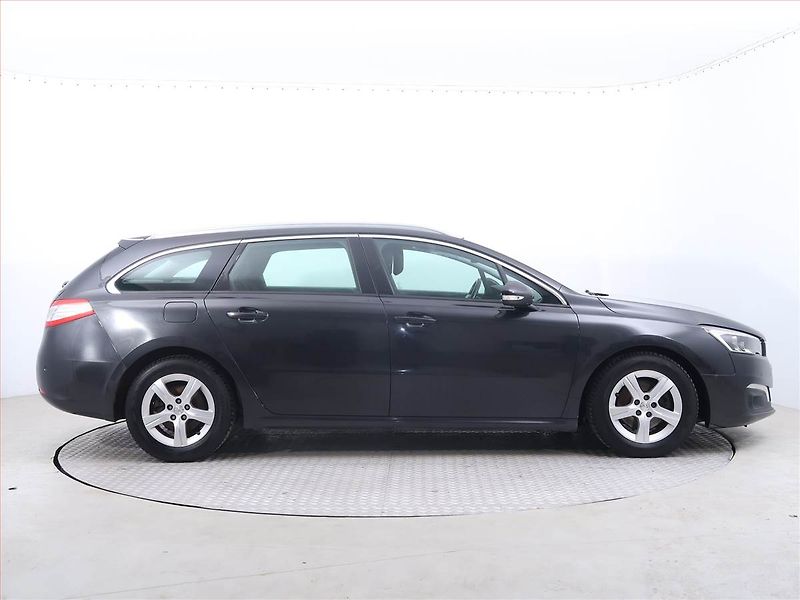 Peugeot 508 (2016) 2.0 BlueHDi, Navi, Tempomat - fotka 6 z 17