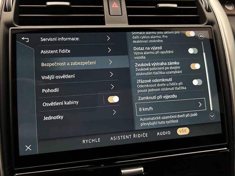 Land Rover Discovery D250 DYNAMIC HSE AWD AUT CZ - fotka 49 z 58