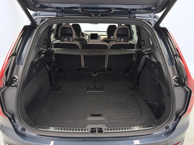 Volvo XC90 (2026) T8 AWD Plug-in DARK PLUS 7m - fotka 6 z 28