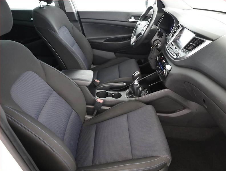 Hyundai Tucson (2017) 1.7 CRDi, Serv.kniha, Navi - fotka 7 z 19
