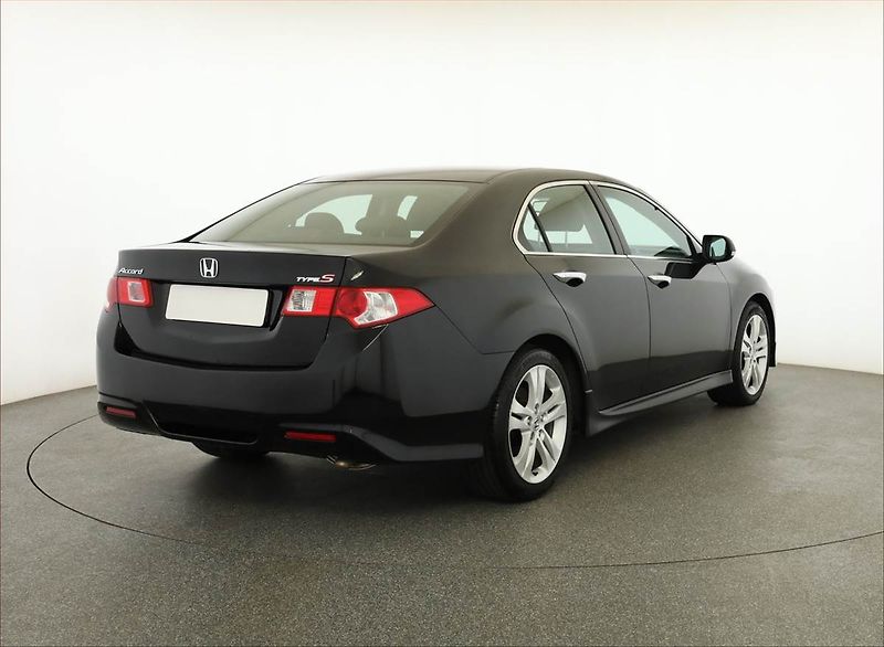 Honda Accord (2011) 2.2 i-DTEC, ČR,1.maj - fotka 5 z 14